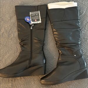 Blondo black knee high waterproof leather lined wedge boots size 11